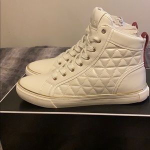 Guess gm melo new size 8.5